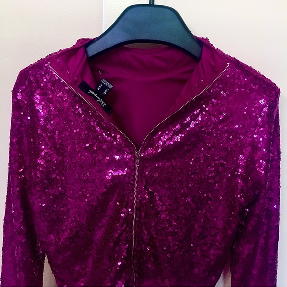 Brand new never worn hot pink sequinned long sleeve zip back crop top size M - Picture 5 of 5